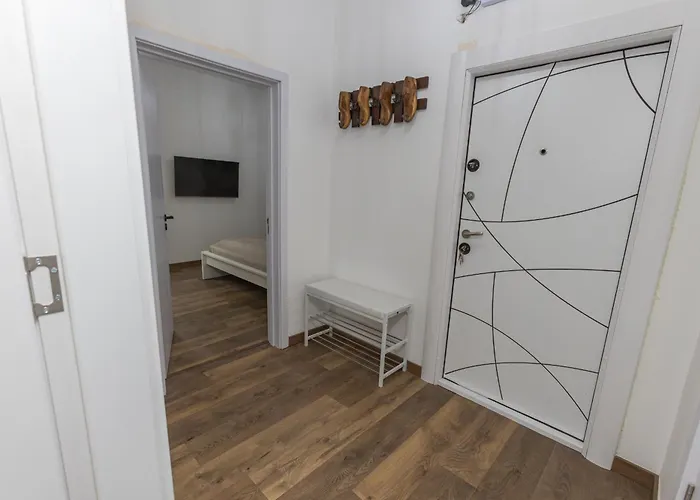 Apartament The House 1 *